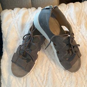 Adrienne Vittadini Peggie wedge sport sandle